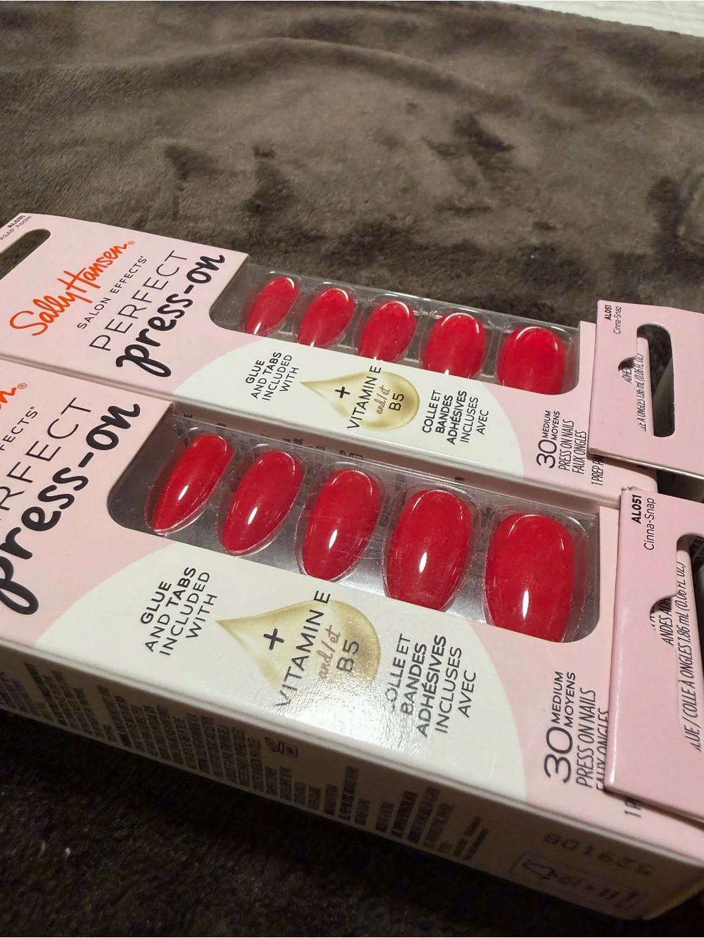 Sally Hansen Perfect Press-On Nails - Red & Gold With Red 4 PC SET